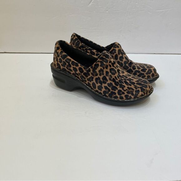 BOC BORN CONCEPT KALIMA SUEDE LEATHER COMFORT CLOGS IN LEOPARD PRINT - Picture 1 of 8